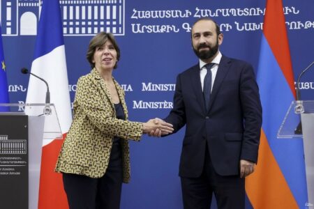 Pariz pristaje isporučiti vojnu opremu Jermeniji