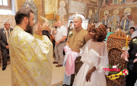 LJUBAV NEMA GRANICA Afrikanka se udala za Srbina: Pogledajte kako je izgledalo vjenčanje Aleksandra i Muse (FOTO)