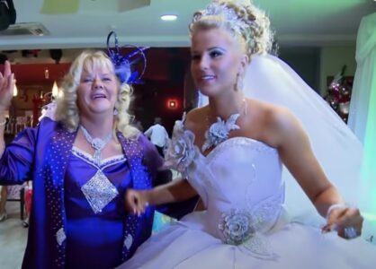 ČIM JE NAPUNILA 18 UDALA SE ZA BRATA Ova svadba je nešto najluđe što ćete vidjeti: Mladoženja imao čak 73 kuma (VIDEO)