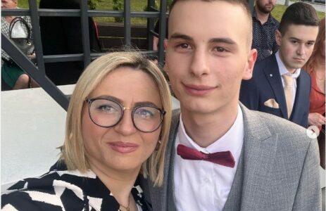 (FOTO) POČETNA CIJENA 150 KM Draško Stanivuković dao najveću ponudu za dres, novac će biti uplaćen na račun majke Sergeja Stupara
