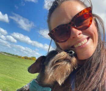Hobi pretvorila u karijeru: Zarađuje 6.000 KM kao pratilac pasa na vjenčanjima 