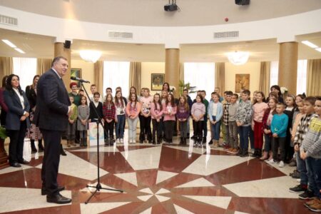 Dodik: Ljubav koju djeca osjećaju prema Srpskoj je nešto što nas nadahnjuje (FOTO)