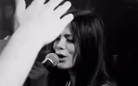 Milica Pavlović zapjevala Šabanovih hit, pa rasplakala cijeli klub (VIDEO)