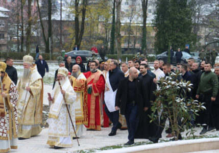 Patrijarh Porfirije osveštao Hram Svetog Save u Foči, kum predsjednik Srpske