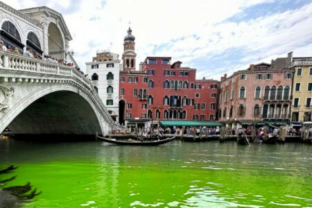 RIJEŠENA MISTERIJA Otkriveno kako je pozelenila voda u Veneciji