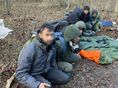 Na području Donjeg Svilaja uhapšena četiri migranta: Pronađeno i oružje (FOTO)