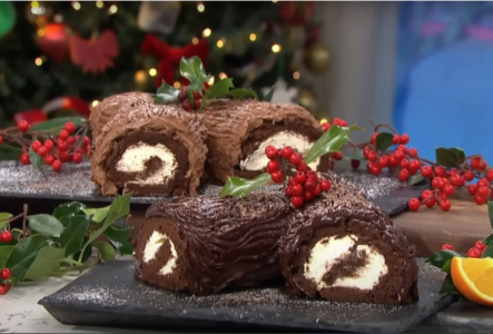 NE POSTOJI BOLJI PRAZNIČNI DESERT Nezaboravni božićni rolat od čokolade
