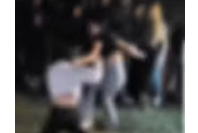 (UZNEMIRUJUĆI VIDEO) Snimak iz Zadra šokirao region: Djevojčice se krvnički tuku, dječaci navijaju