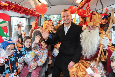 Čarolija Nikoljdana uljepšala prazničnu vožnju: „Danas ćemo se družiti sa najmlađim putnicima“ (FOTO)