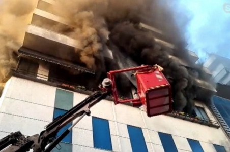 POŽAR U ALBANIJI Sumnja se da je u zgradi zarobljeno 40 ljudi (VIDEO)