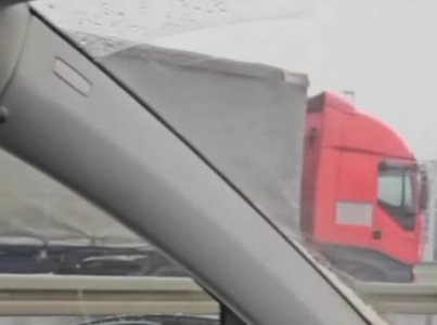 POTENCIJALNI UBICA Kamion vozio u kontra smjeru i to brzom trakom (VIDEO)