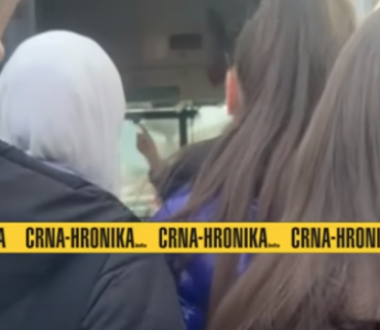 VOZAČ SUSPENDOVAN Prvo se posvađao, pa iz autobusa izbacio stariju ženu (VIDEO)