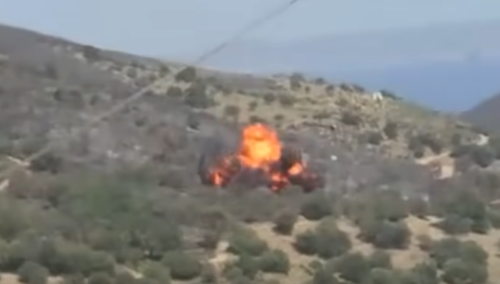 (VIDEO) EKSPLOZIJA U VAZDUHU, STRADAO PILOT U Grčkoj se srušio avion za obuku