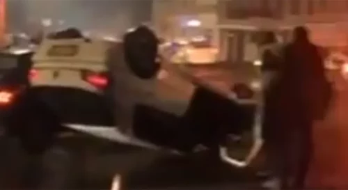 Pežo završio na krovu nakon udesa u Jelahu (VIDEO)