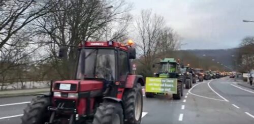 BLOKIRANI AUTOPUTEVI Njemačka u saobraćajnom kolapsu: Bezbjednosne službe u strahu (VIDEO)