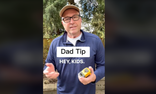 (VIDEO) IZGUBIO OCA KAD JE BIO TINEJDŽER Internet tata snima savjete za svu djecu kojoj fali muška figura
