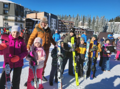 MALIŠANIMA ULJEPŠAN DAN Na Јahorini djeci podijeljene skije i kacige
