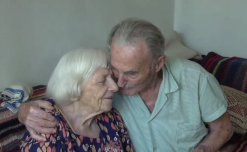 (FOTO/VIDEO) NERAZDVOJNI 7 DECENIJA Dirljiva životna priča bračnog para iz Bijeljine: Učitelj Momčilo preminuo šest dana nakon Radojke