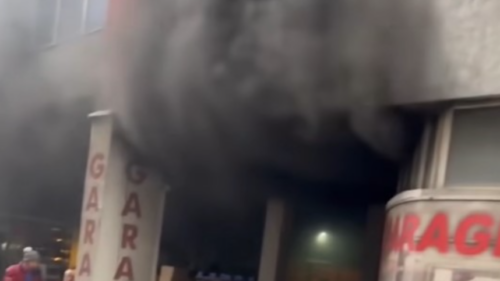 (VIDEO) POŽAR NA SARAJEVSKOJ PIJACI Na terenu tri vatrogasna vozila