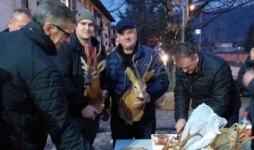 Višković sa lovcima na „Božićnom selu“