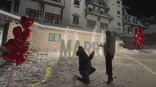 Romantične scene na Jahorini: Mladić iz Dubaija zaprosio Sarajku uz balone i prskalice