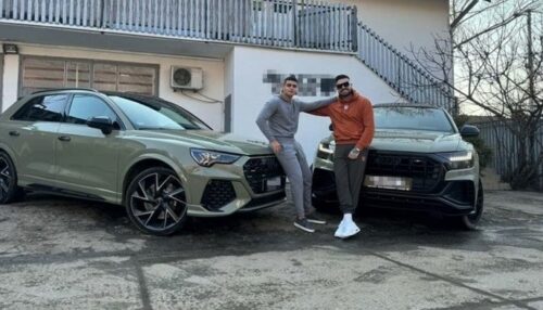 PJEVAČ ODRIJEŠIO KESU MC Stojan drugu za rođendan poklonio auto od 90.000 evra