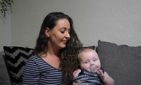 (VIDEO) „BEZ OBZIRA NA SVE SAVJETE, NISAM ABORTIRALA“ Majka čiji je sin rođen bez nogu i jedne ruke poslala emotivnu poruku