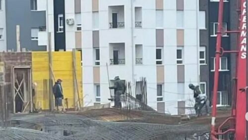 INCIDENT U NIŠU Urušio se sprat, građevinski materijal rasut po ulici