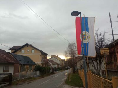 (FOTO) VESELI SE SRPSKI RODE! Republika Srpska danas proslavlja 32. rođendan: Pogledajte dio atmosfere na ulicama Banjaluke