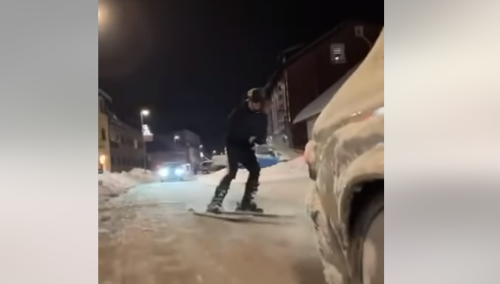 (VIDEO) URNEBESAN SNIMAK Skijao po ulici zakačen za auto