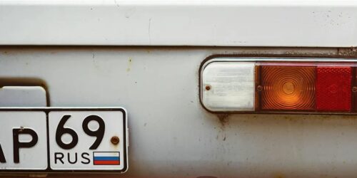 NOVI ZAKON Oduzimaju auta sa ruskim tablicama, slaće ih u Ukrajinu
