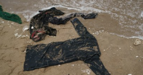 (FOTO) NESREĆA BLIZU OBALE SENEGALA Poginulo 20 migranata nakon prevrtanja čamca