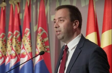 Selak čestitao Vučiću: Sa posebnom radošću dočekujemo Sretenje
