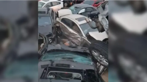 (VIDEO) DRAMATIČAN SNIMAK IZ KINE Lančani sudar preko sto automobila: Povrijeđeno nekoliko ljudi