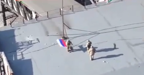 (VIDEO) PALA AVDEJEVKA Ruske snage podižu zastavu u Himkiju