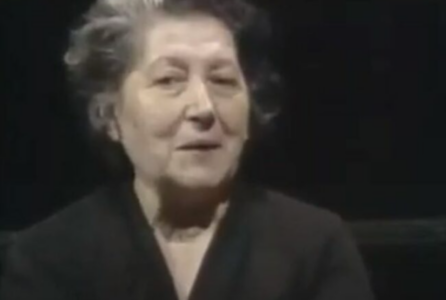 (FOTO/VIDEO) DOK JE SPASAVALA DRUGE, NJENA BEBA JE UMRLA Ova hrabra majka od bola je napisala najčitaniju knjigu u istoriji Jugoslavije