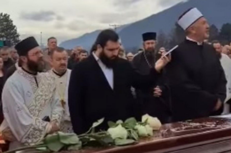 (VIDEO) „RASTANCI SU SVI TEŠKI“ Potresan govor efendije na grobu srpskog sveštenika