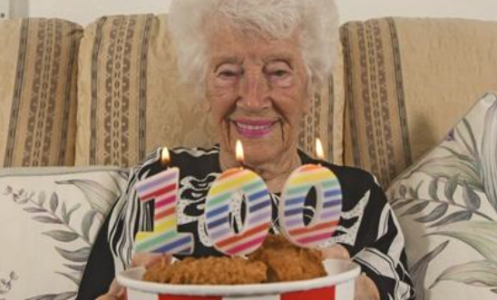 (FOTO) „ONA IMA ZLATNO SRCE“ Violeta Ozborn proslavila 100. rođendan i otkrila tajnu