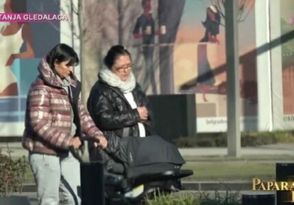 (VIDEO) UŽIVANJE SA BAKOM Verica Šerifović izvela unuka Maria u šetnju