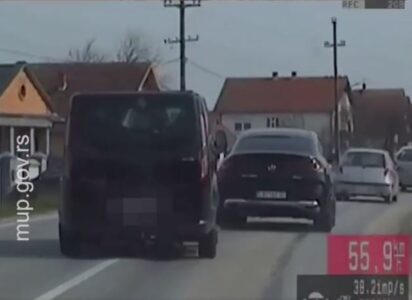 JURIO 70 km/h IZNAD OGRANIČENJA Policija u Srbiji pratila vozača iz BiH, napravio čak 12 težih prekršaja u pola sata
