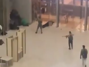(UZNEMIRUJUĆI VIDEO) TERORISTIČKI NAPAD U MOSKVI Objavljeni snimci napada: Ima mrtvih i ranjenih