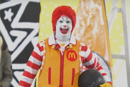 (VIDEO) TREND KLOVNOVA UBICA Mračni razlog iza nestanka McDonald’sove maskote