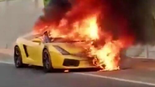 (VIDEO) NEVJEROVATNA SITUACIJA Prodavači polovnih automobila se posvađali pa zapalili skupocjeni Lamborghini