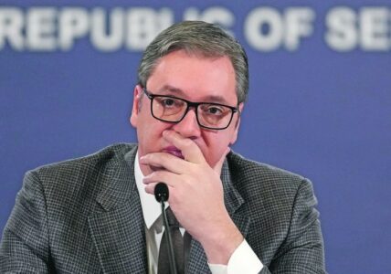 „MOLIM SE ZA TEBE“ Oglasio se Vučić: Šokiran sam atentatom na Roberta Fica