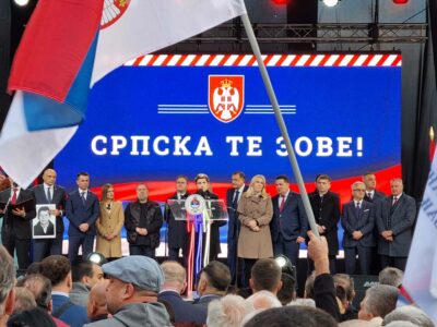 ANA BRNABIĆ ZAGRMILA SA TRGA KRAJINE „Srbija će biti uz Srpsku dok je svijeta i vijeka“