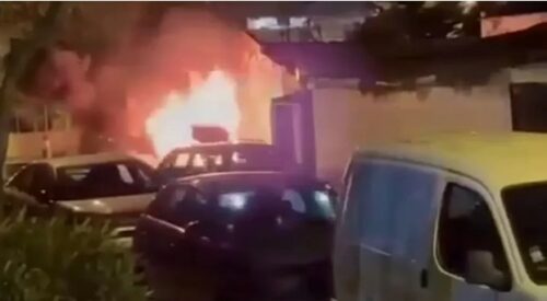 (VIDEO) POLICIJA CIJELU NOĆ NA NOGAMA Navijači Veleža oteli transparente „Ultrasima“, vozilo u plamenu