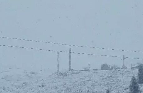 (VIDEO) ZIMA U APRILU Snijeg okovao Sjevernu Makedoniju