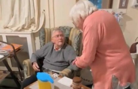 (VIDEO) LJUBAV SE NE ZABORAVLJA Boluju od demencije, a poslije 30 godina žive u istom domu