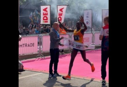 (VIDEO) 13.000 UČESNIKA Gilbert Čumba i Еma Čeruto iz Kenije pobjednici 37. Beogradskog maratona