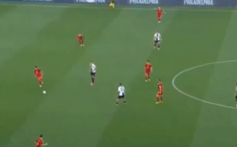 (VIDEO) DRAMA NA TERENU Srušio se igrač Rome, utakmica prekinuta